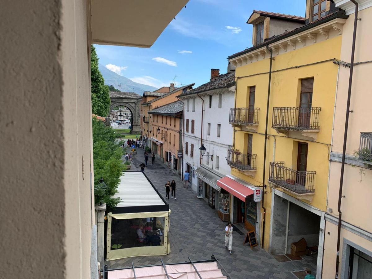 Casa Di Marzi Leilighet Aosta Eksteriør bilde